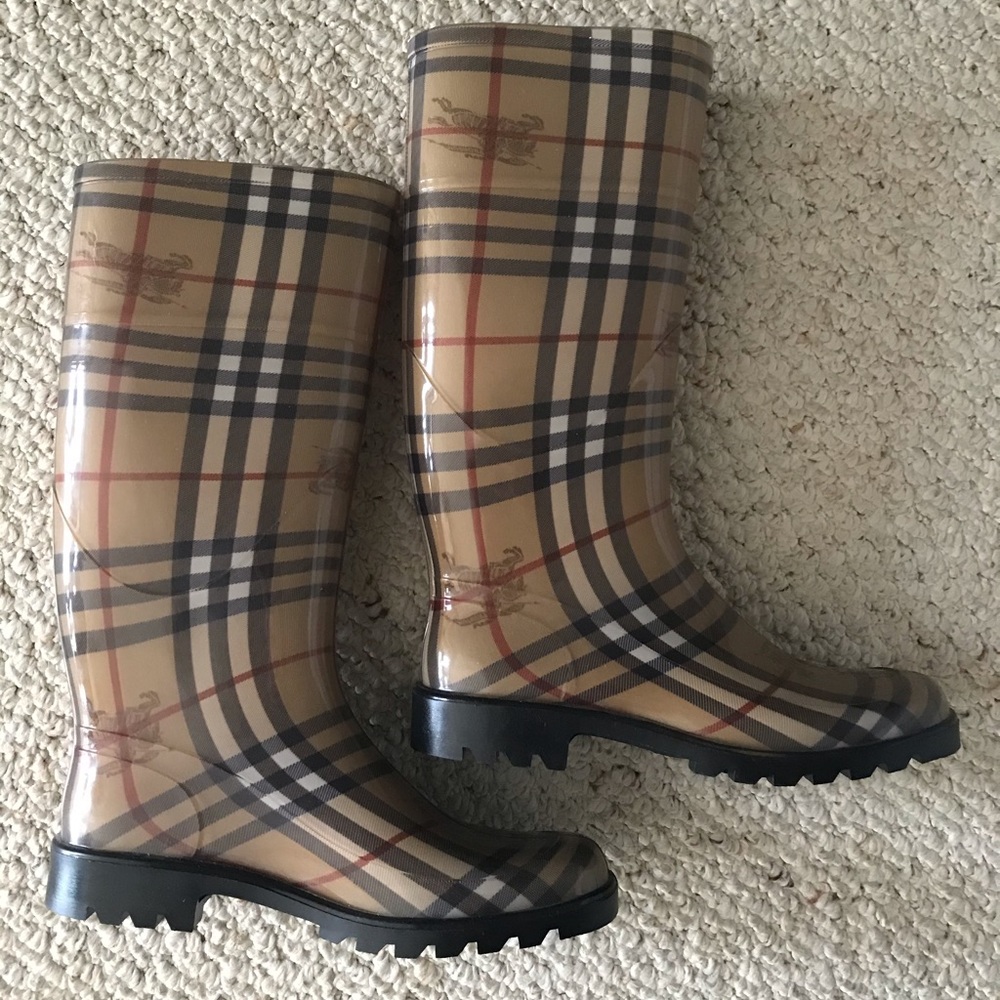 NWOB Burberry Authentic Nova Rubber Rain Boots 7